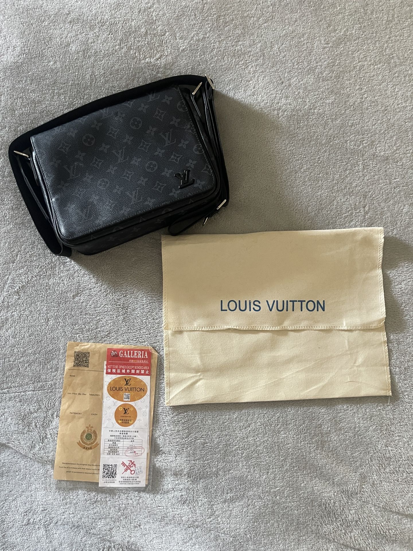 Louis Vuitton Side bag