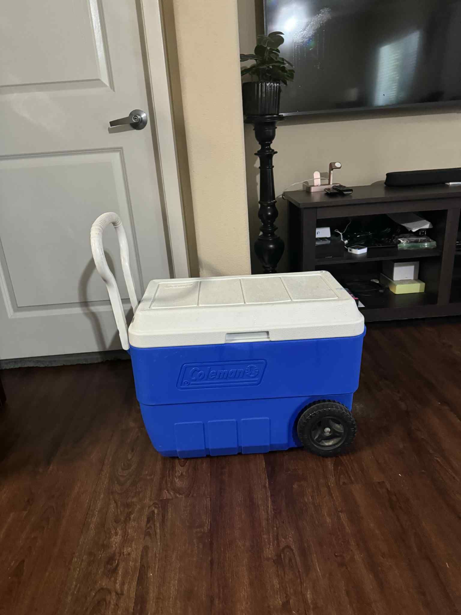 Igloo 38 qt. Wheelie
