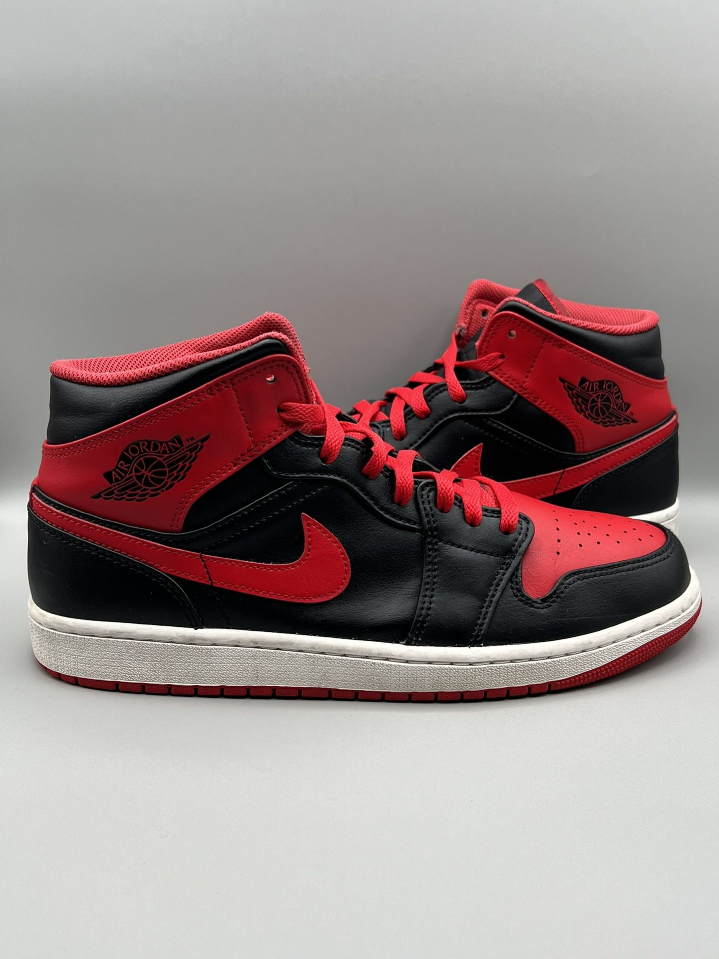 2022 Nike Air Jordan 1 Mid Alternative Bred - Men’s Size 10.5 (DQ8426-060)