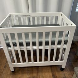 Folding Baby Crib 