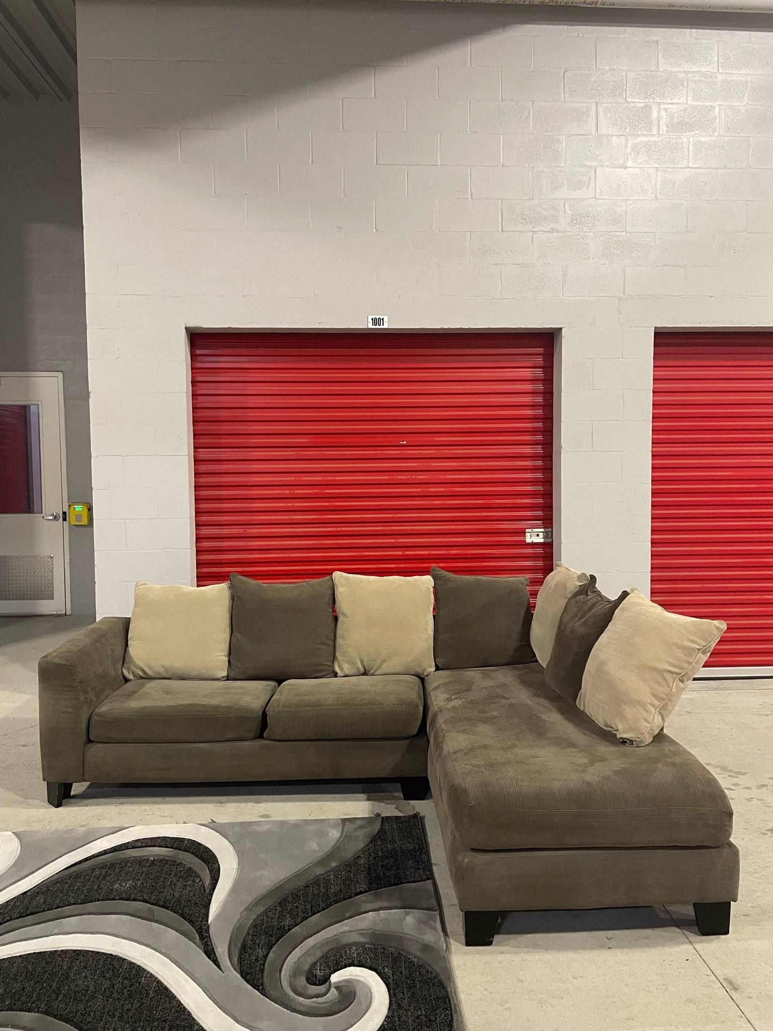 Sectional Couch CAN DELIVER🚚