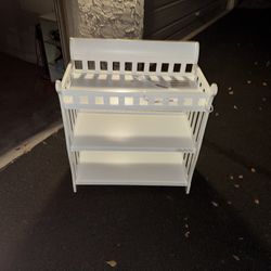 BABY CHANGING TABLE