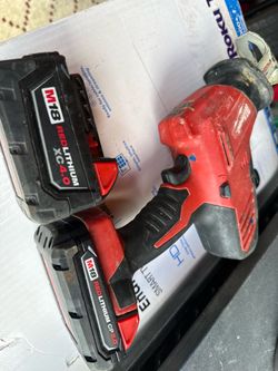 Milwaukee reciprocating saw with 2 batteries