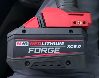 Milwaukee M18 REDLITHIUM FORGE XC8.0 battery 2. Milwaukee M18/M12 Rapid Charger