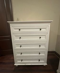 White 5-Drawer Tall Chest Dresser