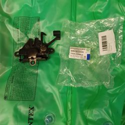 05 Corolla Le Hood Latch