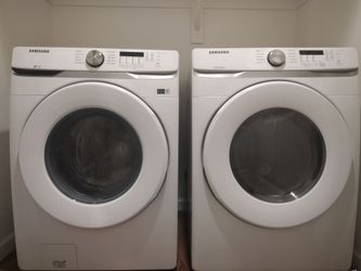Samsung energy efficient electric Washer Dryer combo, excellent condition, less than 3 years old