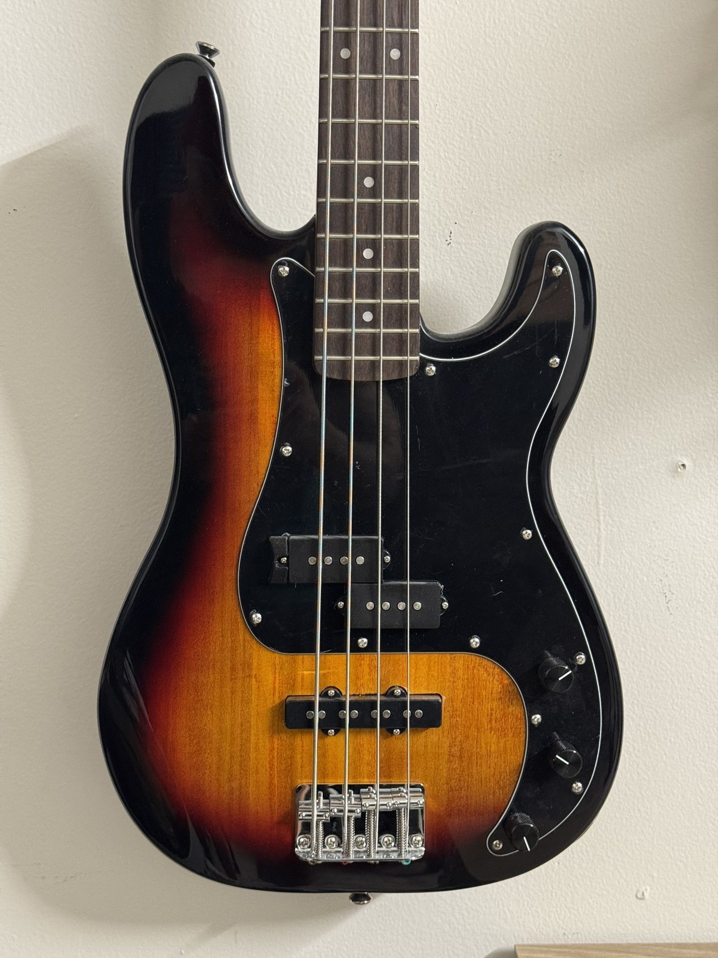 Squier Affinity PJ Bass Guitar 3-Color Sunburst