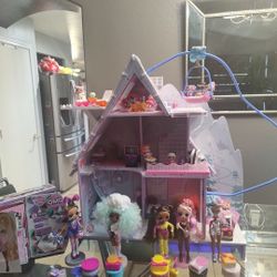 LOL SURPRISE WINTER DISCO  CHALET HOUSE WITH DOLLS