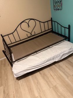 Black Metal Daybed with Trundle bottom mattress included
