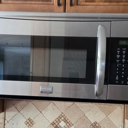 Frigidaire Gallery Microwave-under cabinet mount model