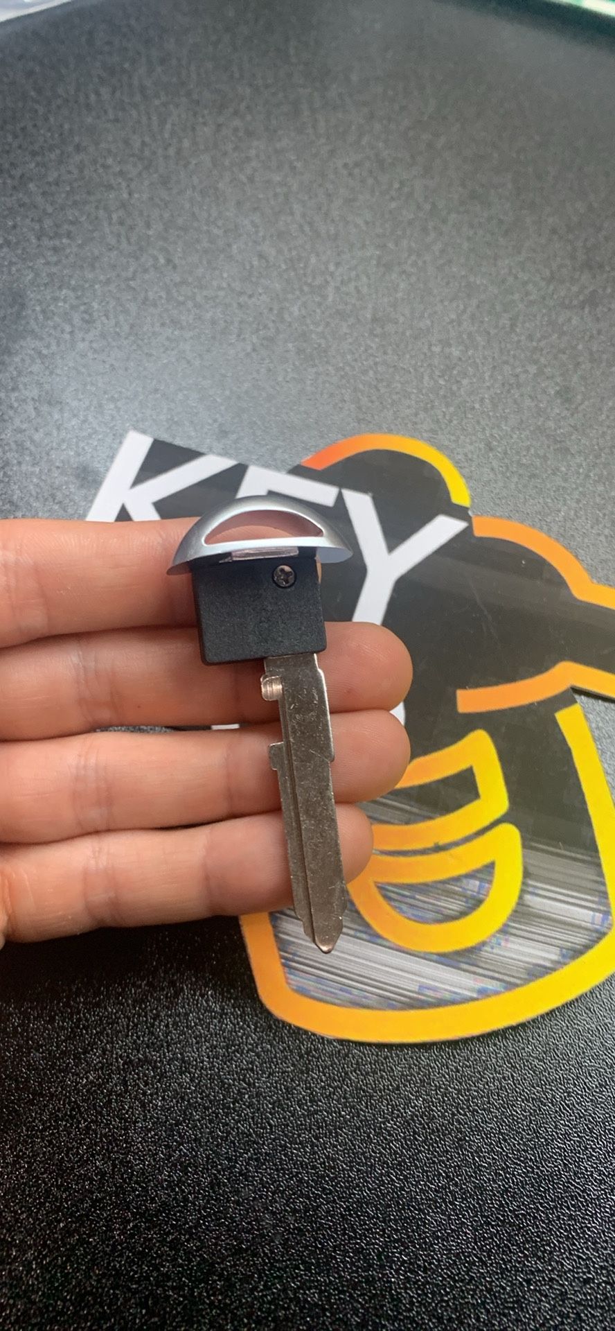 Uncut Blank Emergency Insert Key Blade Compatible with Mazda Smart Keyless Entry Remote Key PG535K
