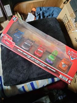 PIXAR CARS 5 PACK