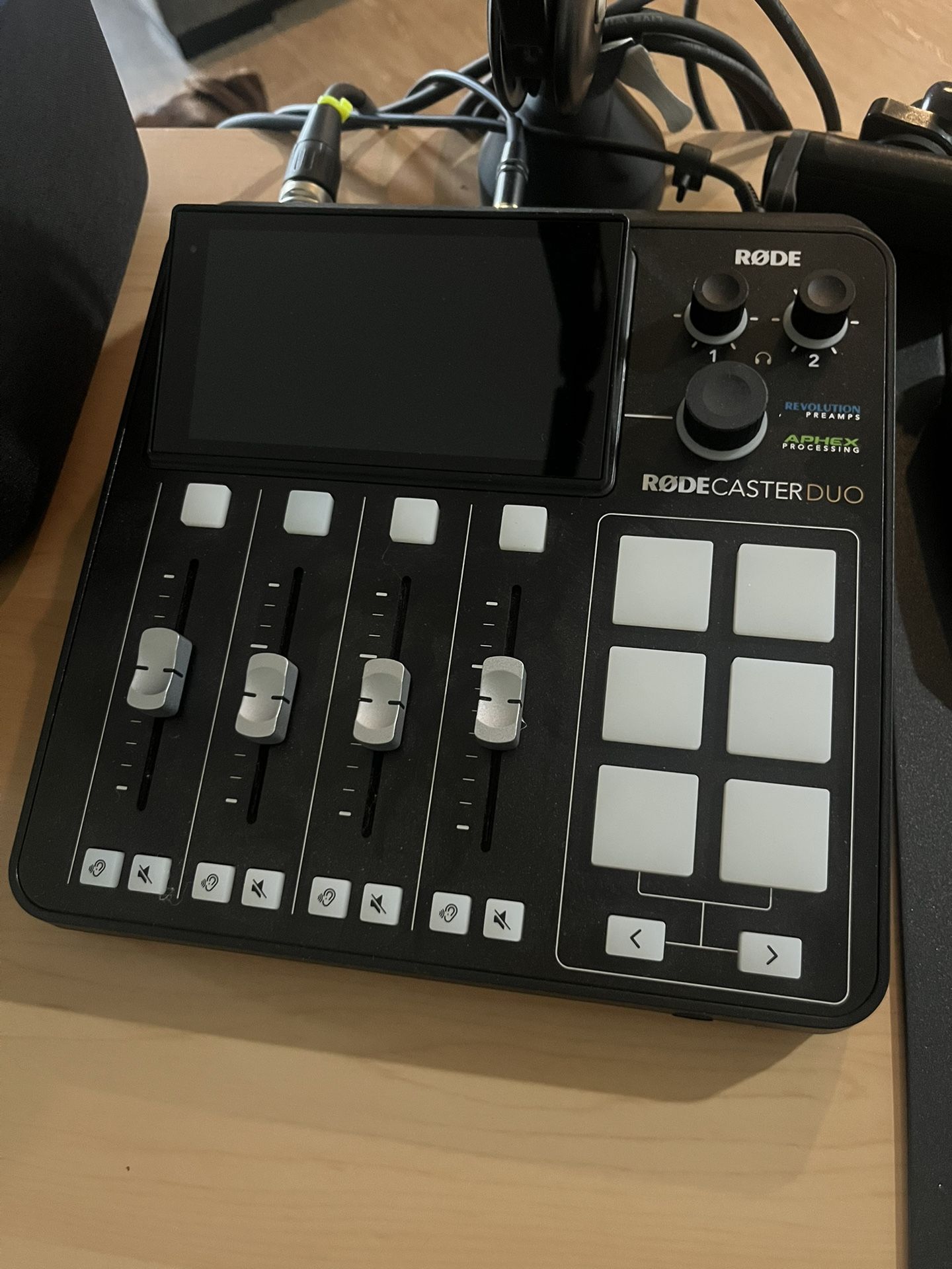Rodecaster Duo in excellent condition For Podcasts