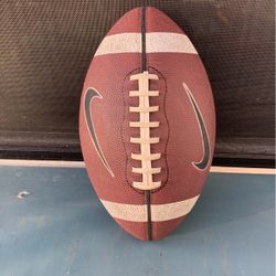 trolebús lana Ocurrencia NIKE FOOTBALL ( Spiral Tech ) NFHSO for Sale in Henderson, NV - OfferUp