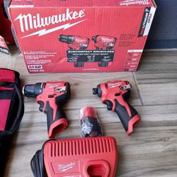 DRILL SET MILWAUKEE 