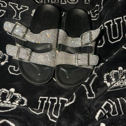 Black rhinestones sandals with silver buckles 