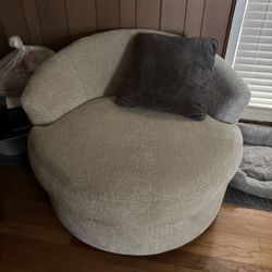 Cambri Oversized Swivel Chair