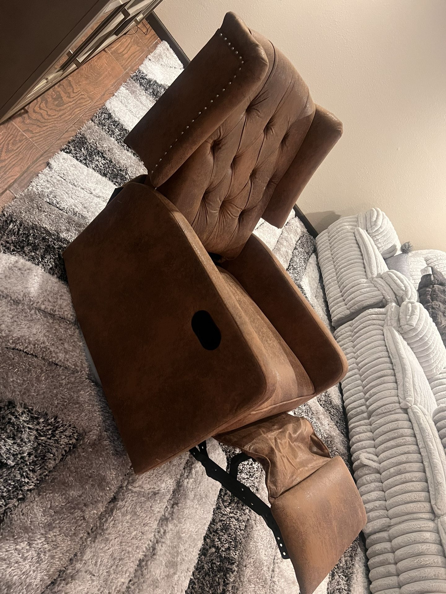 Swivel & Rocking Chairs New In The Box