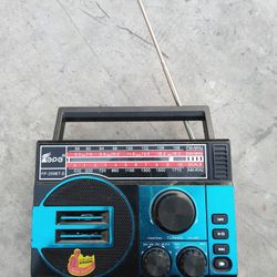 Solar Switch Radio/Bluetooth Speaker