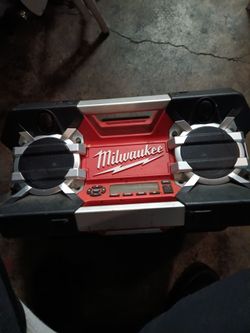 Milwaukee radio