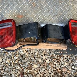 Pair of Brand New Tail Lights 
