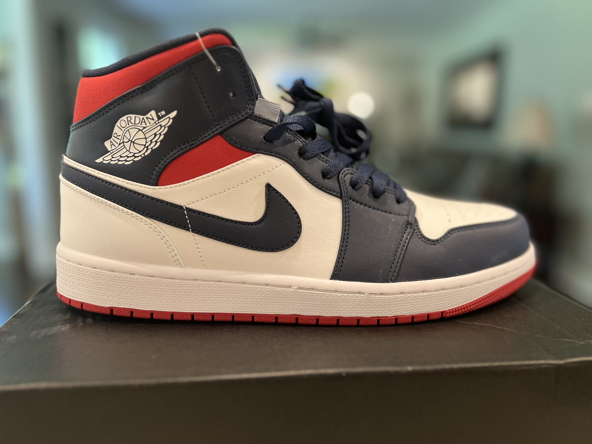 Air Jordan 1 Retro Mid