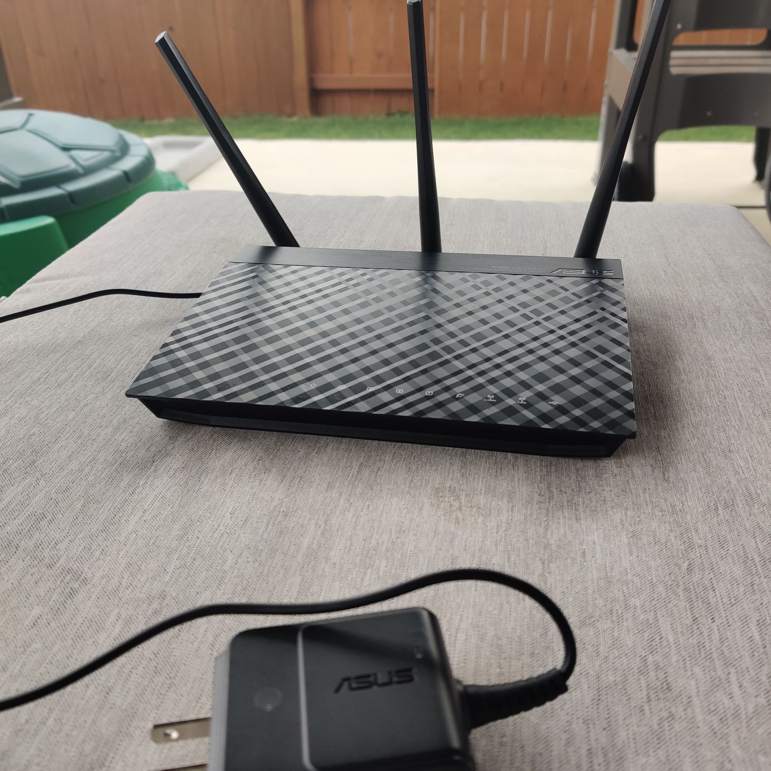 Asus RT-N66U 450 Mbps 4 Port Gigabit Wireless Router