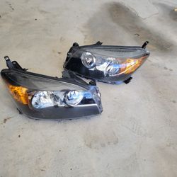 06 08 Toyota RAV4 Headlights 