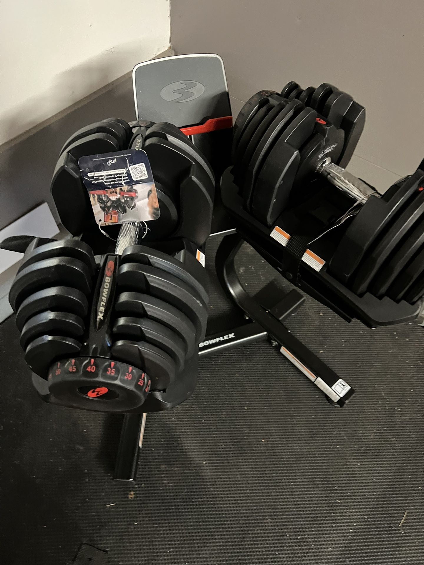 Beans New Bowflex 1090’s Select Adjustable Dumbbells With Media Stand
