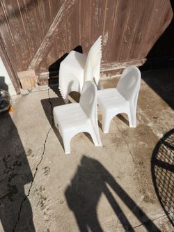 10 Small White Chairs