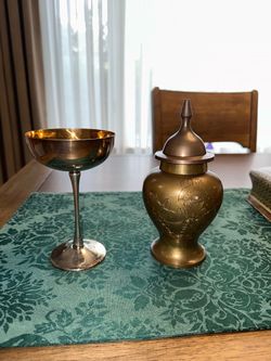 2-Piece Vintage Decor Bundle!