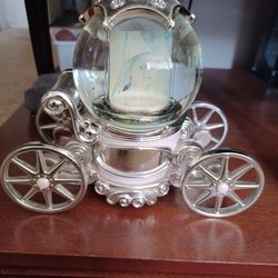 Princess Carriage Snow Globe