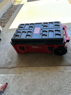 Milwaukee pack out rolling chest