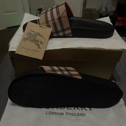 brand new burberry slides