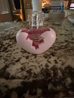 Ariana Grande Perfume with Heart Base