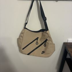 Woman’s Nike Purse 