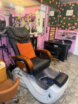 Renta de estación de manicure y pedicure