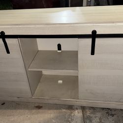 Dresser/t.v Stand 
