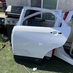 Driver Side Rear Door For equinox 2018-2021