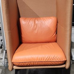 High Back Privacy Lounge Chair