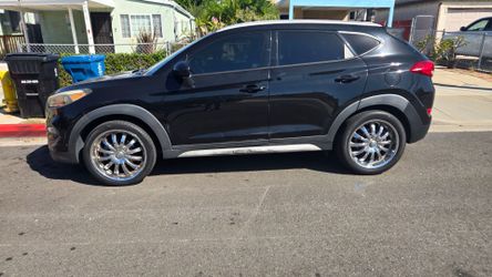 2017 Hyundai Tucson - 97,120 miles 20" Wheels