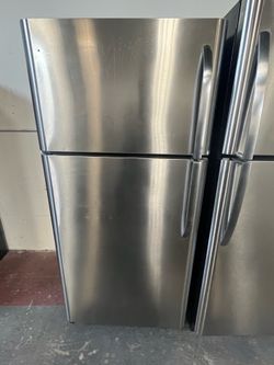 Refrigerator Frigidaire 30”