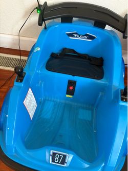 Flybar blue bumper car