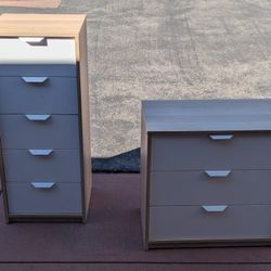 2 Ikea Drawer Cabinets 20$ Each