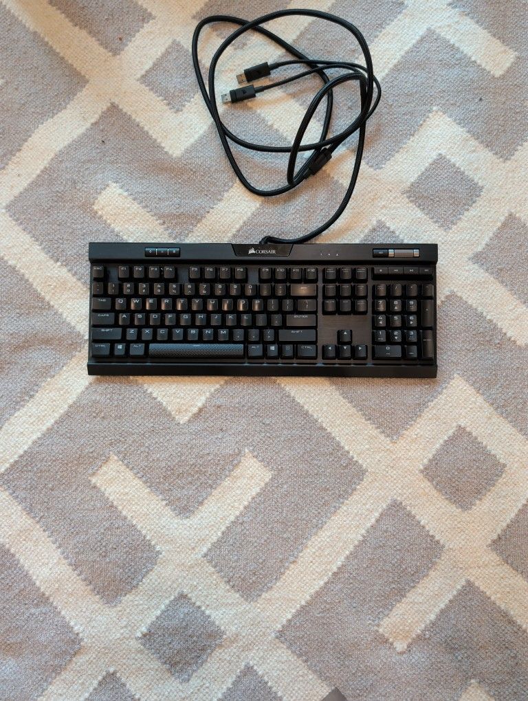 Corsair Mechanical Gaming Keyboard K70