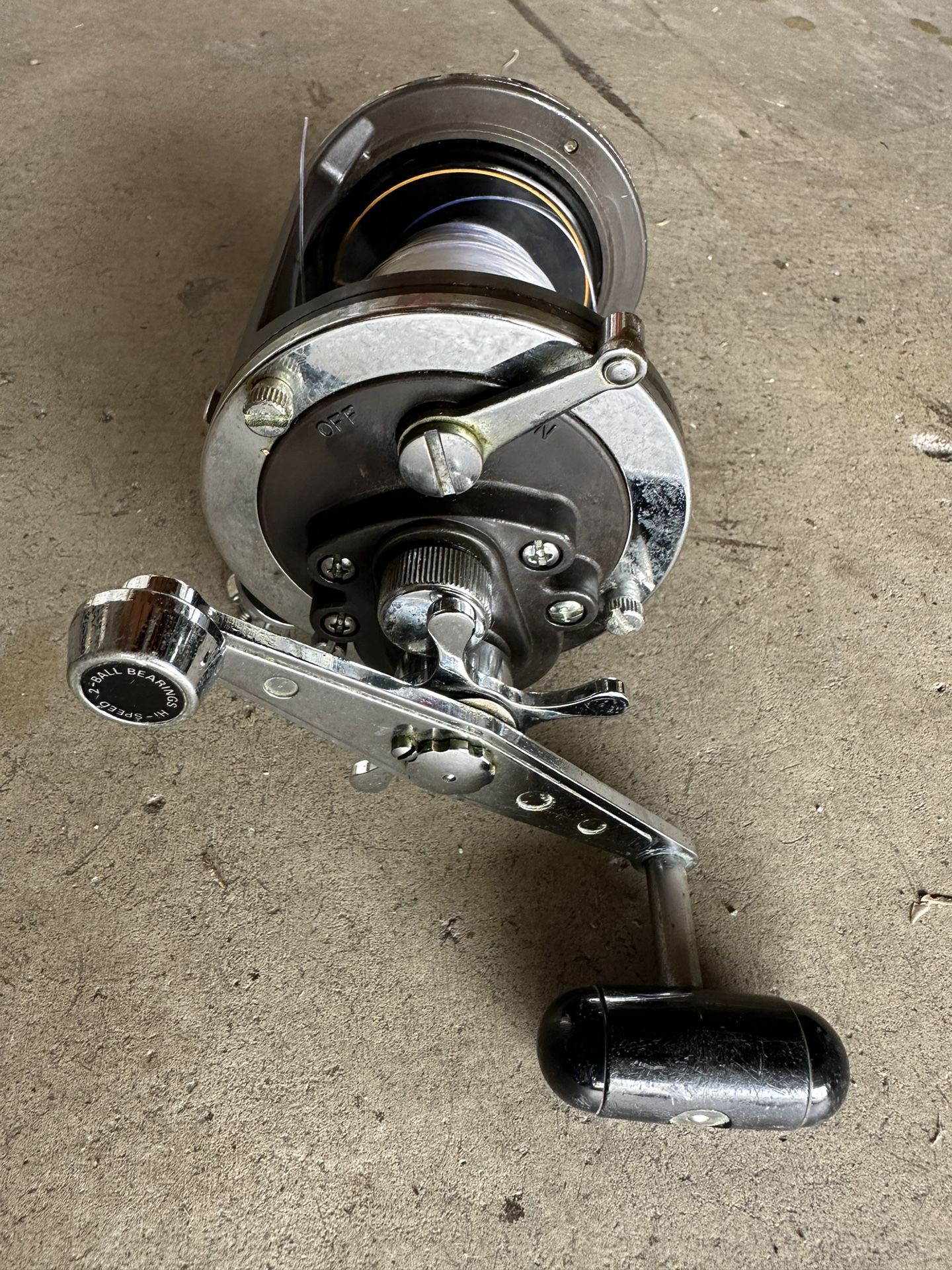 Daiwa Sealine SMF250 Fishing Reel