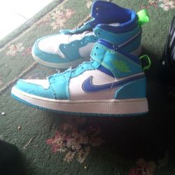 Youth Jordan 1