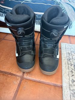 Vans aura pro snowboard boots