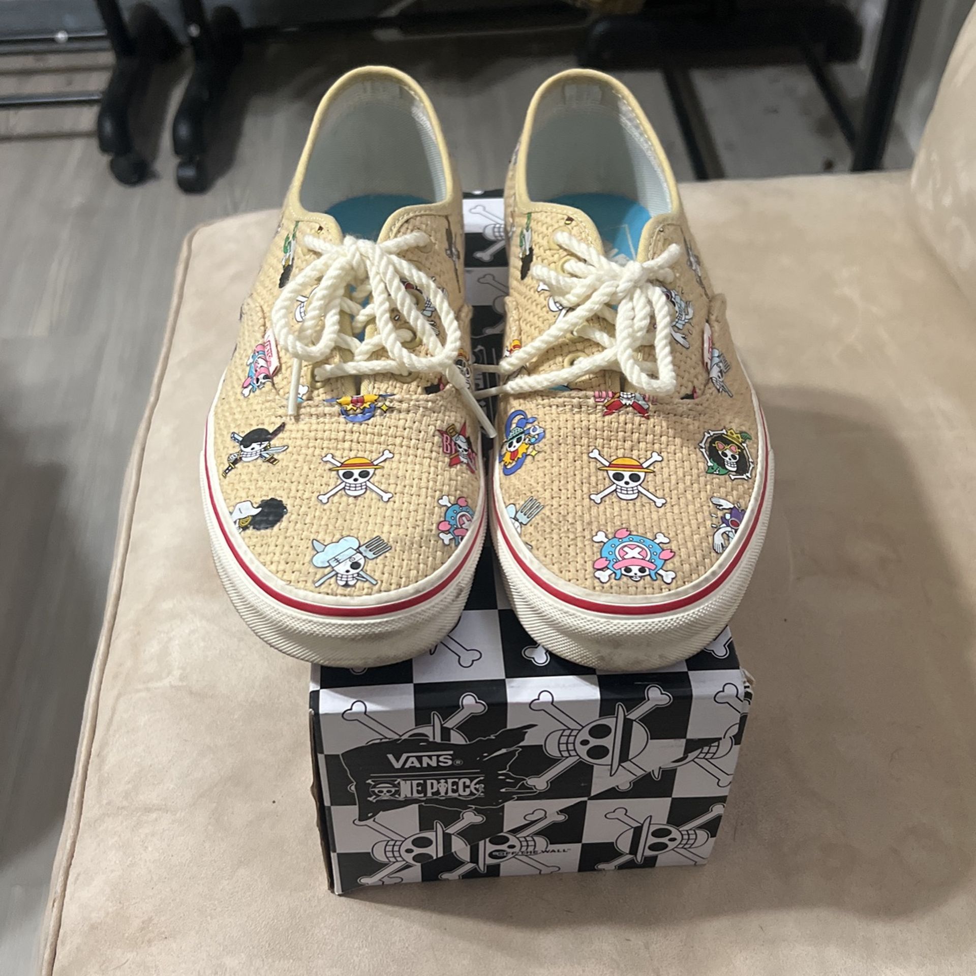 One Piece Straw Hat Vans Size 10.5